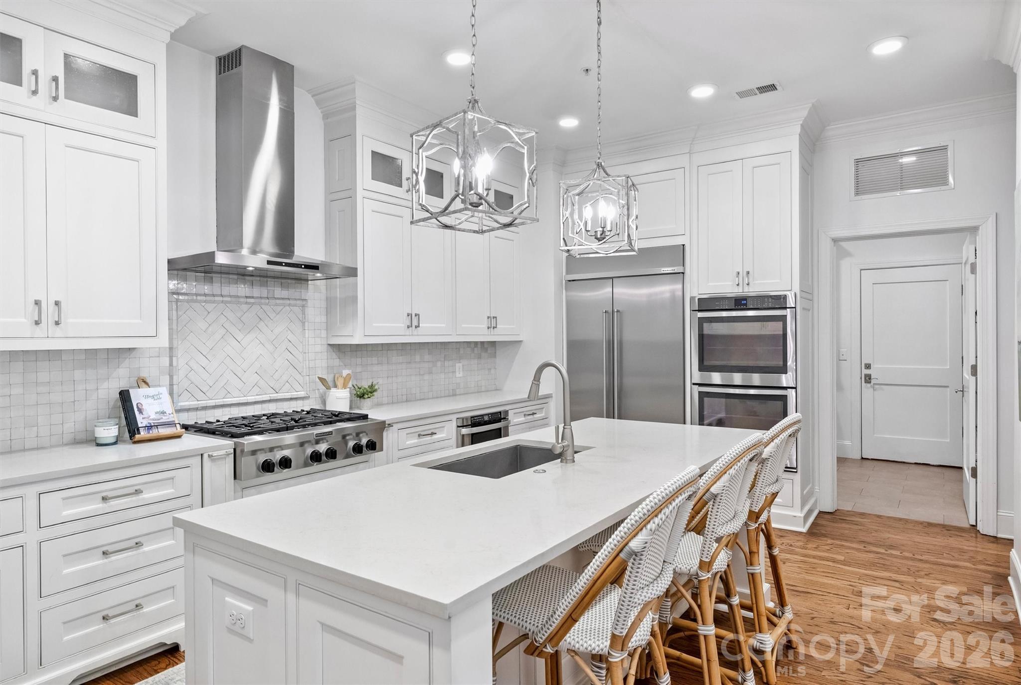 2251 Selwyn Avenue Unit: 102