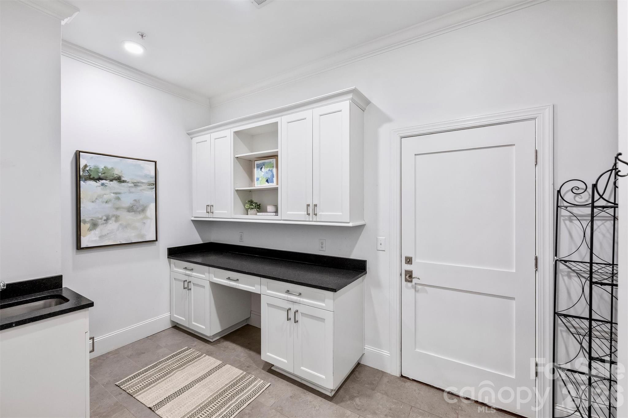 2251 Selwyn Avenue Unit: 102