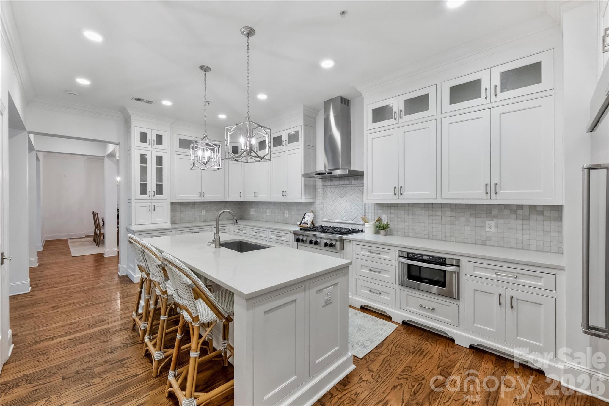 2251 Selwyn Avenue Unit: 102