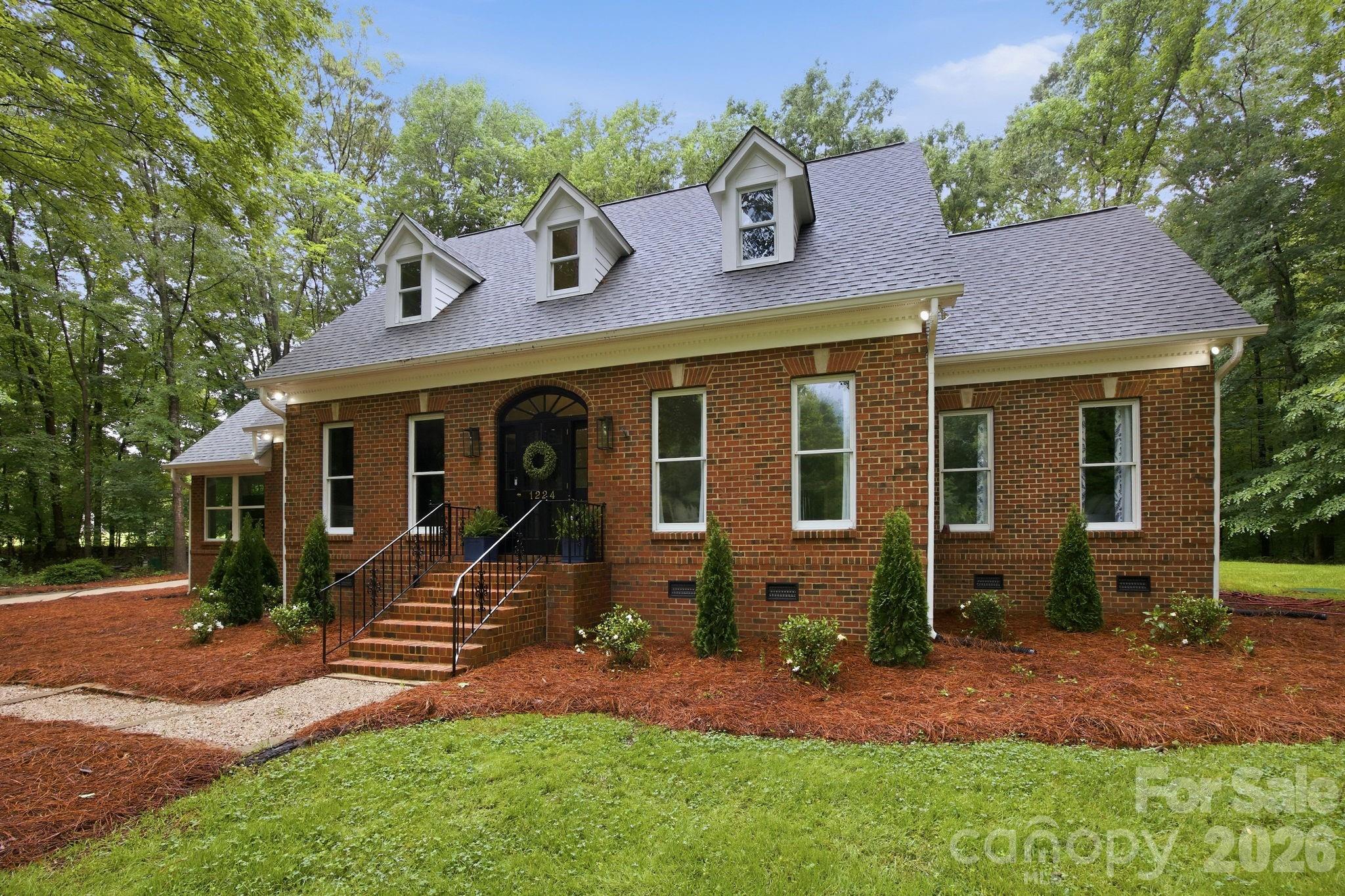 1224 Lago Vista Drive