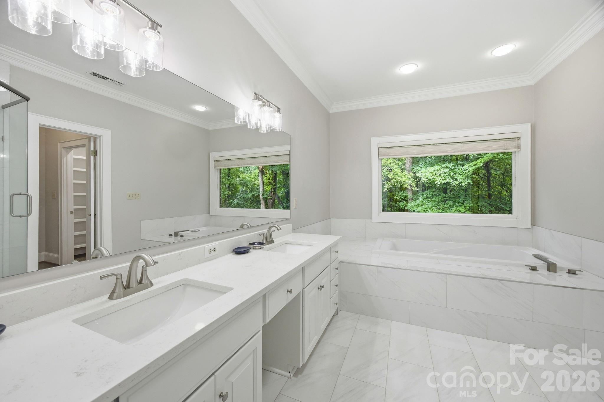 1224 Lago Vista Drive
