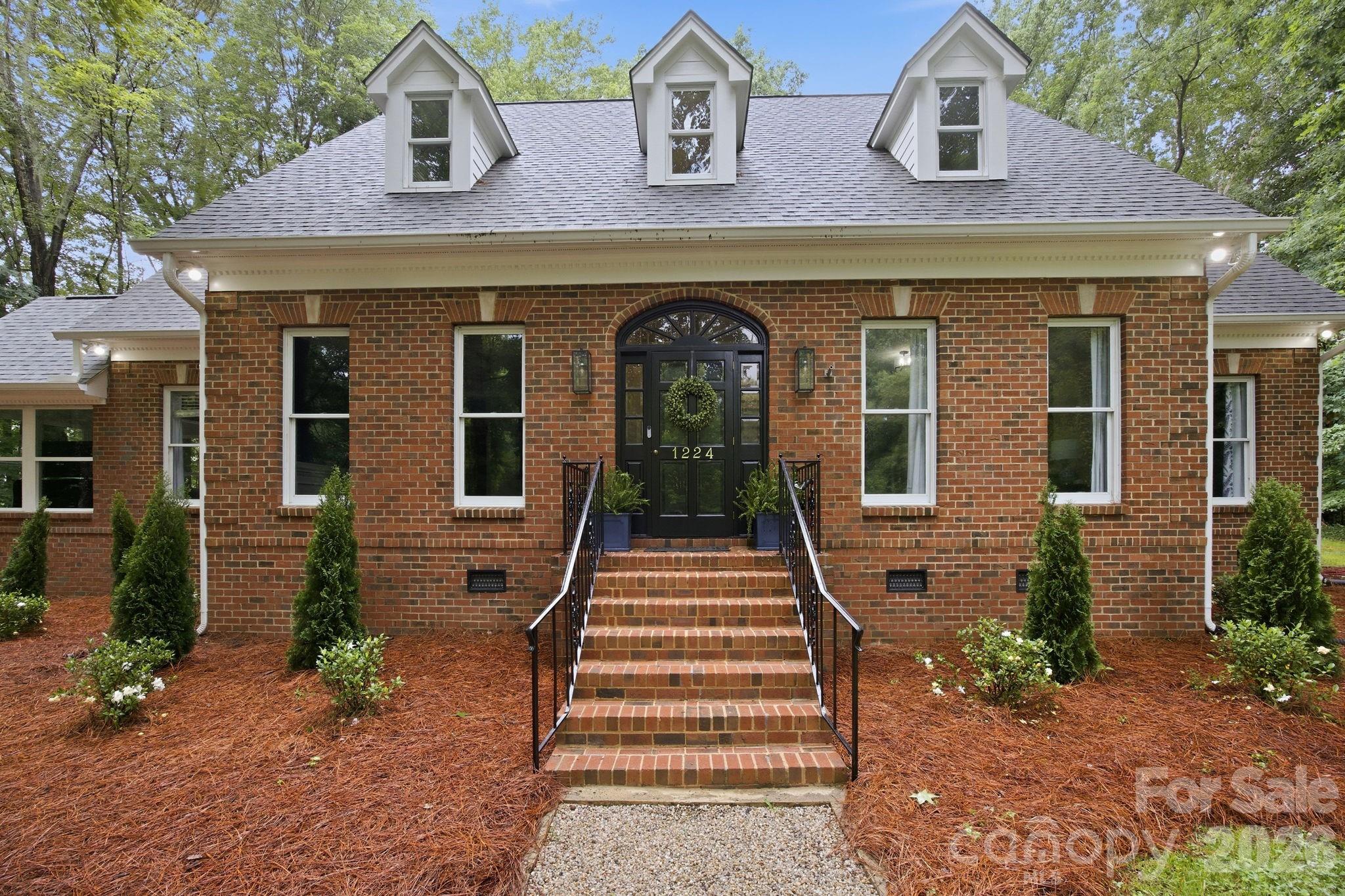 1224 Lago Vista Drive