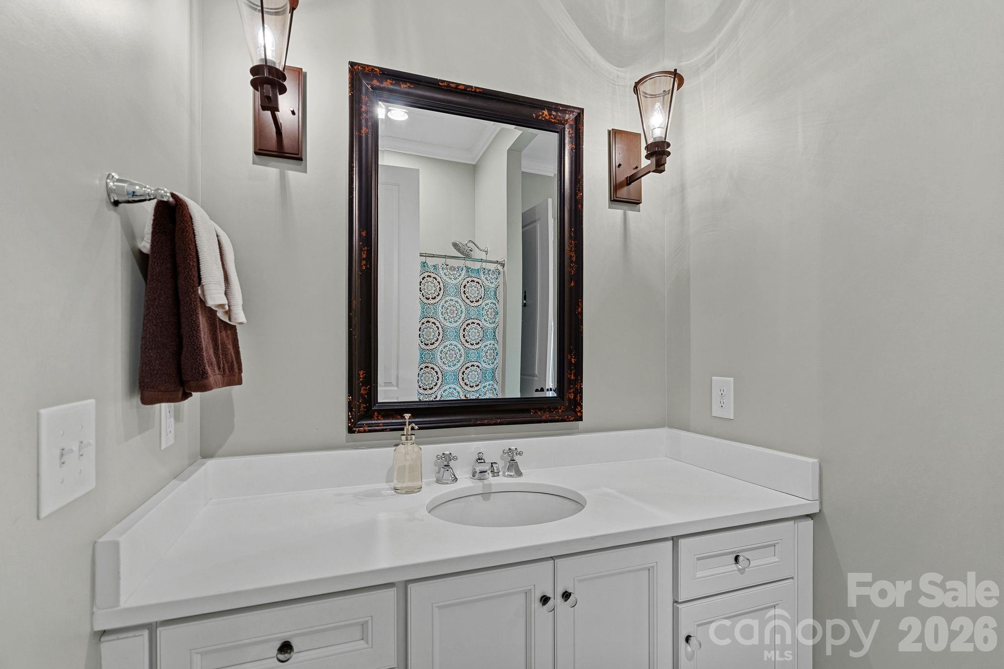 6808 Live Oaks Lane