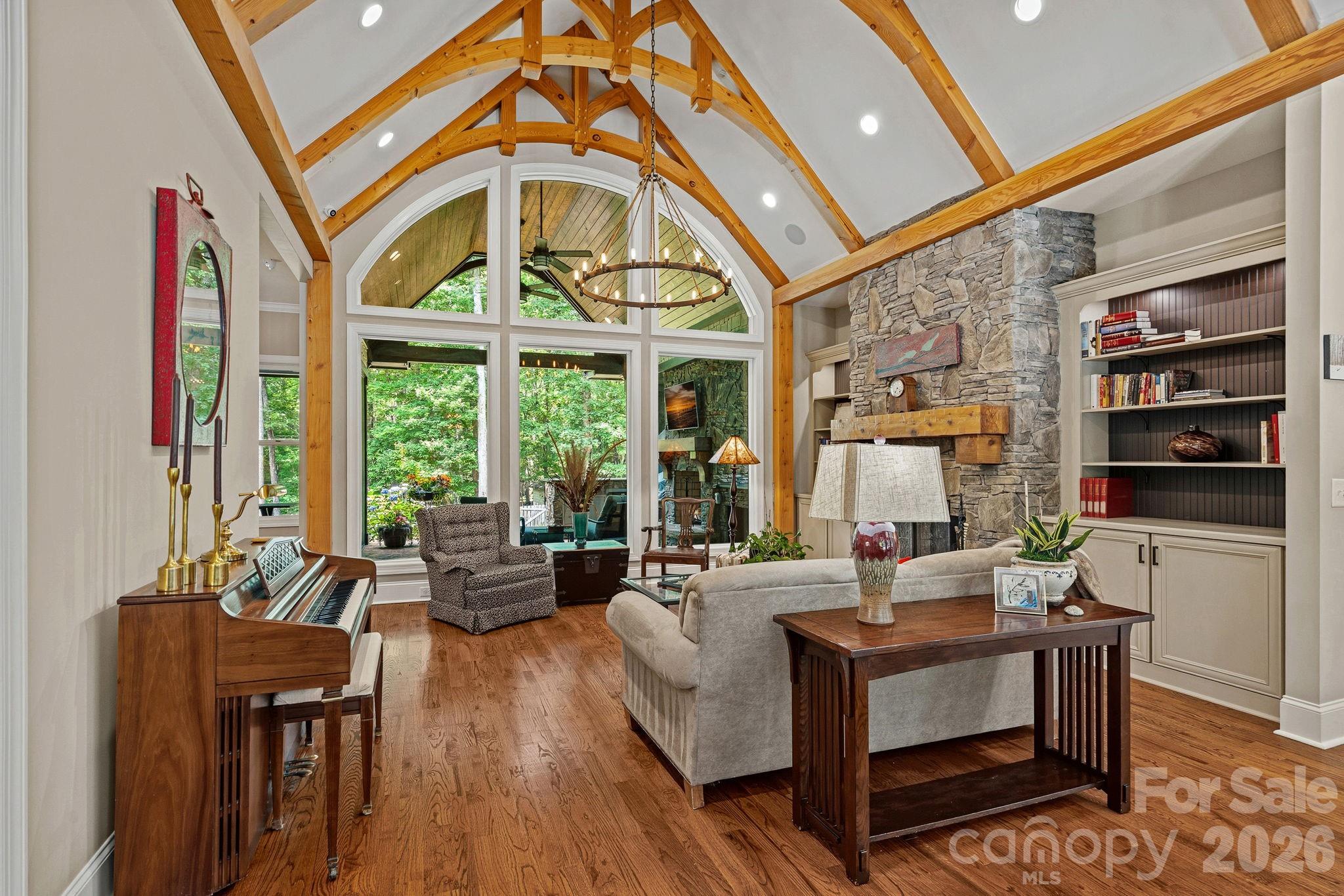 6808 Live Oaks Lane