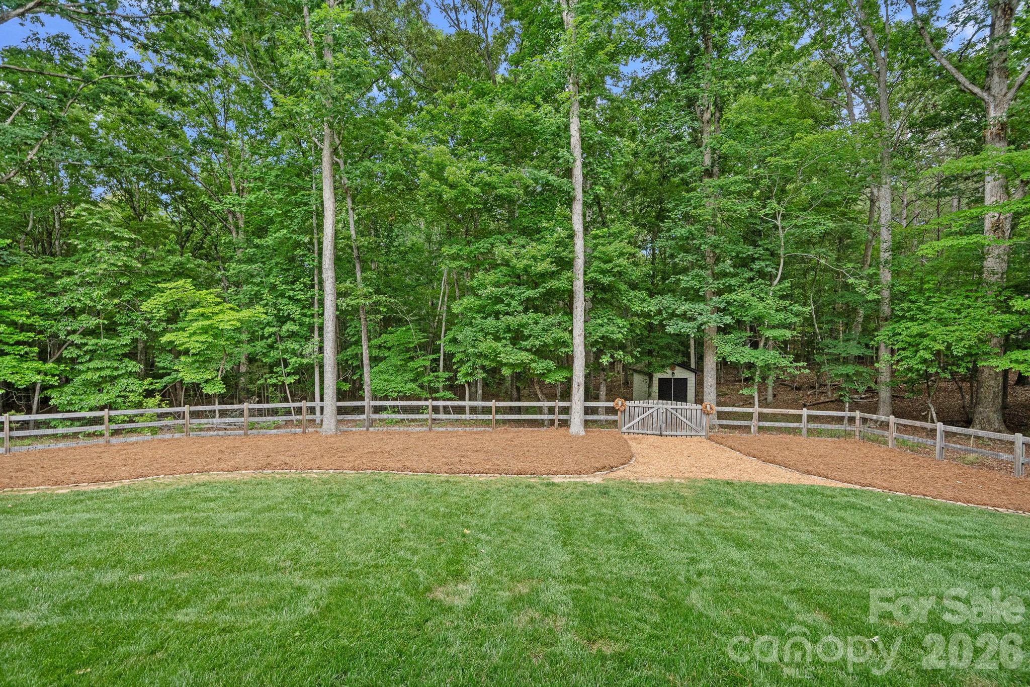 6808 Live Oaks Lane