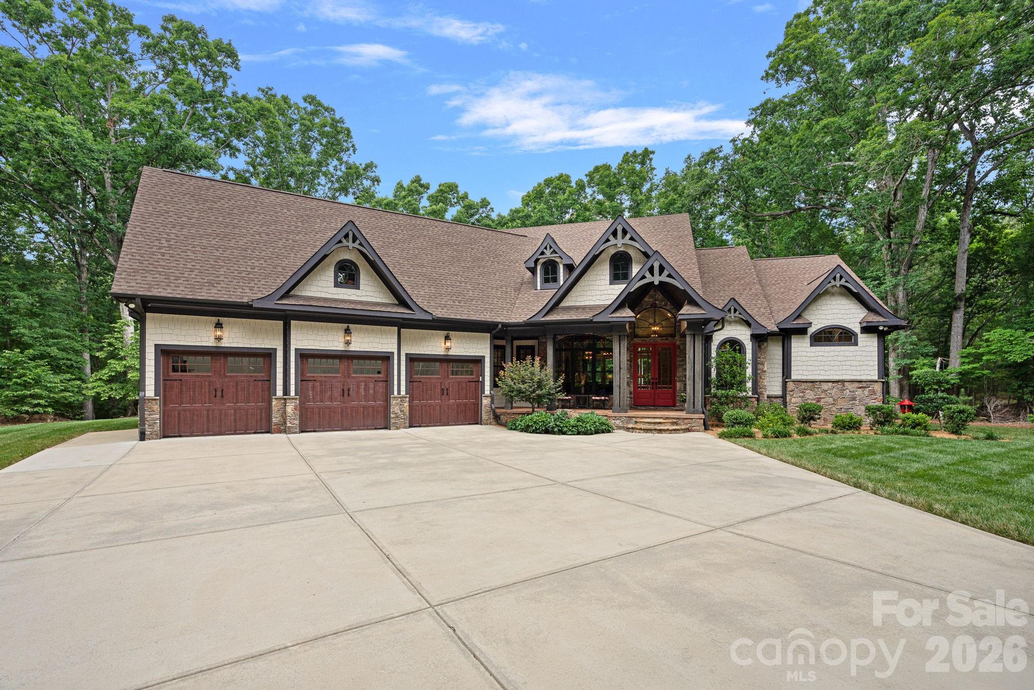 6808 Live Oaks Lane