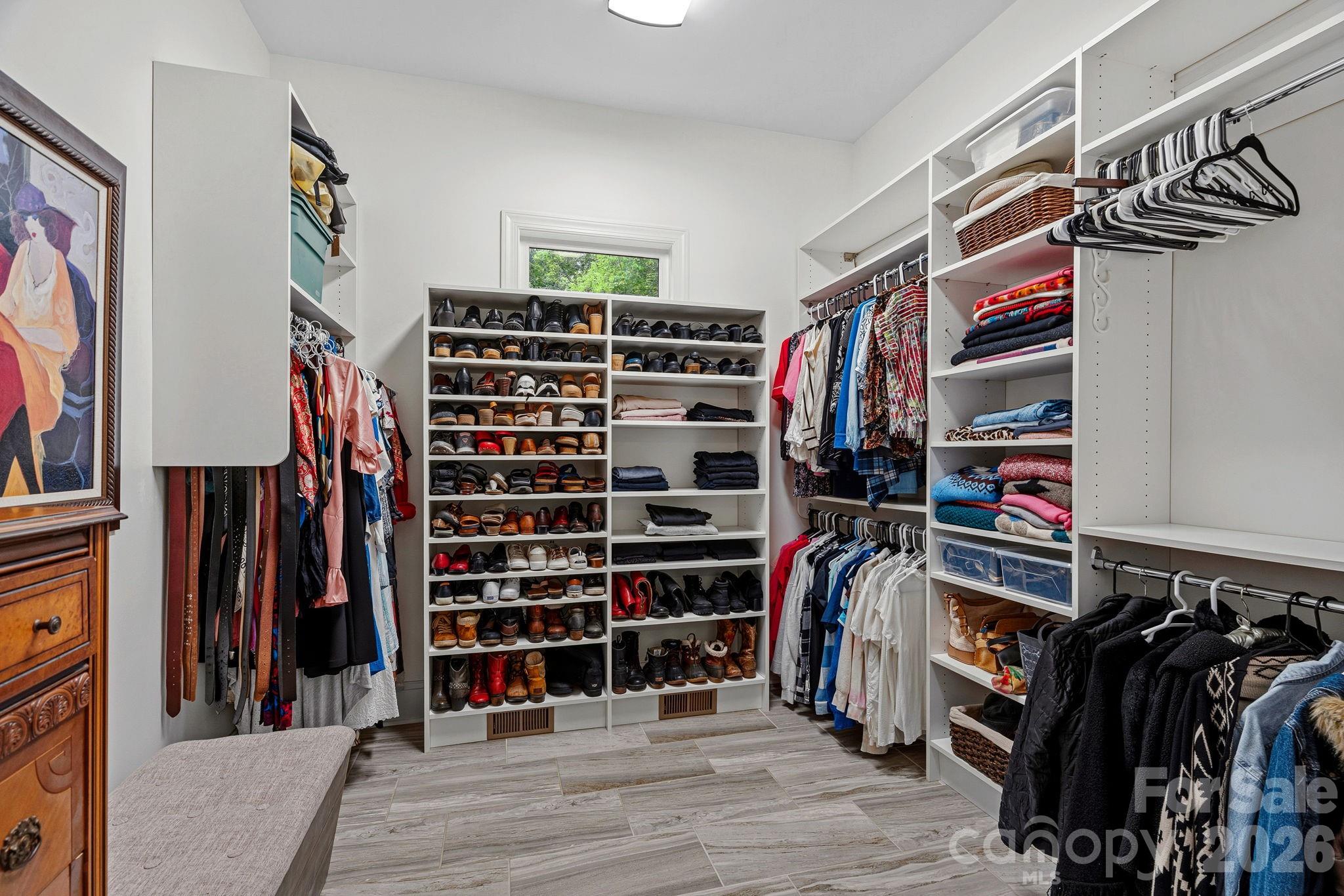 6808 Live Oaks Lane