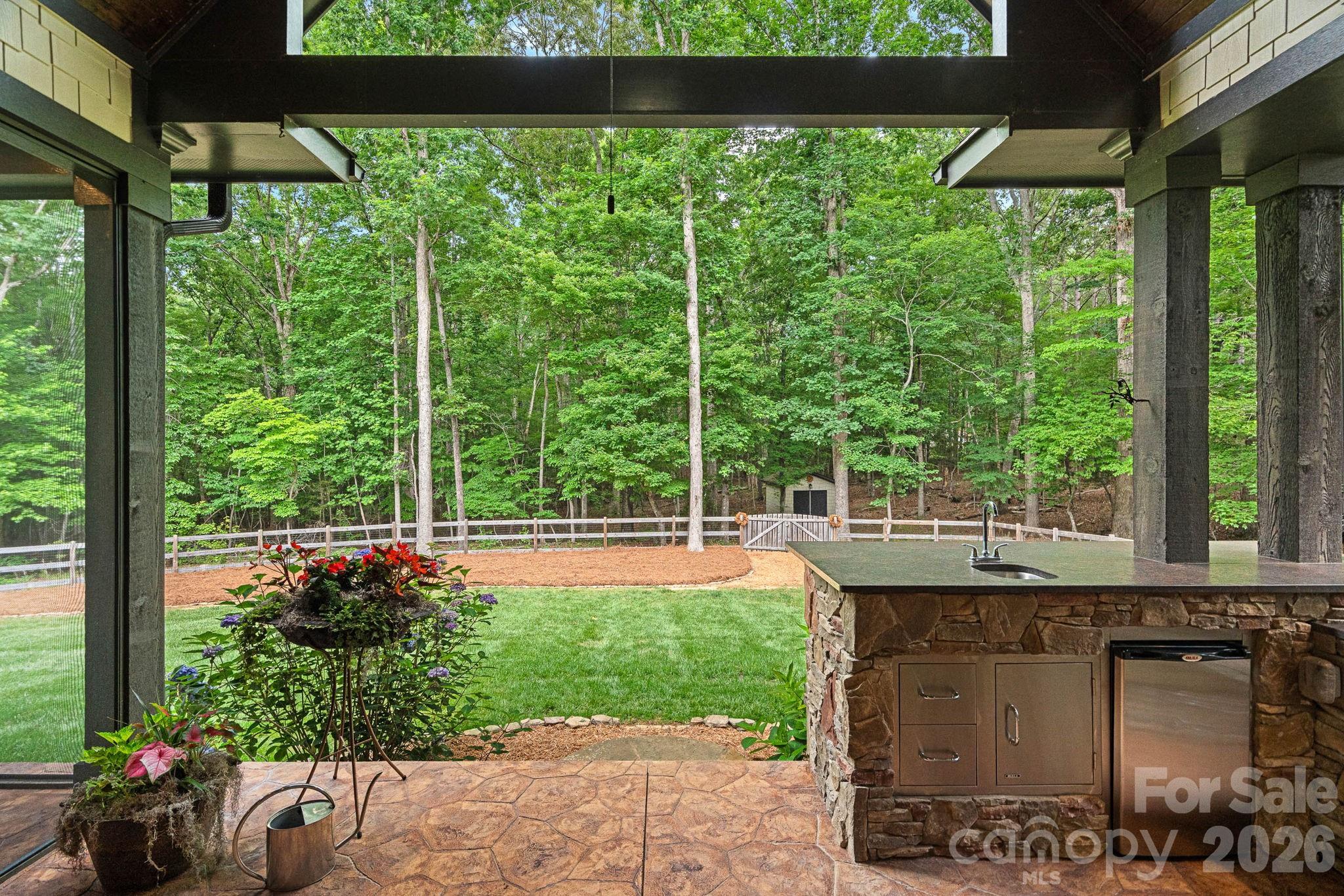6808 Live Oaks Lane