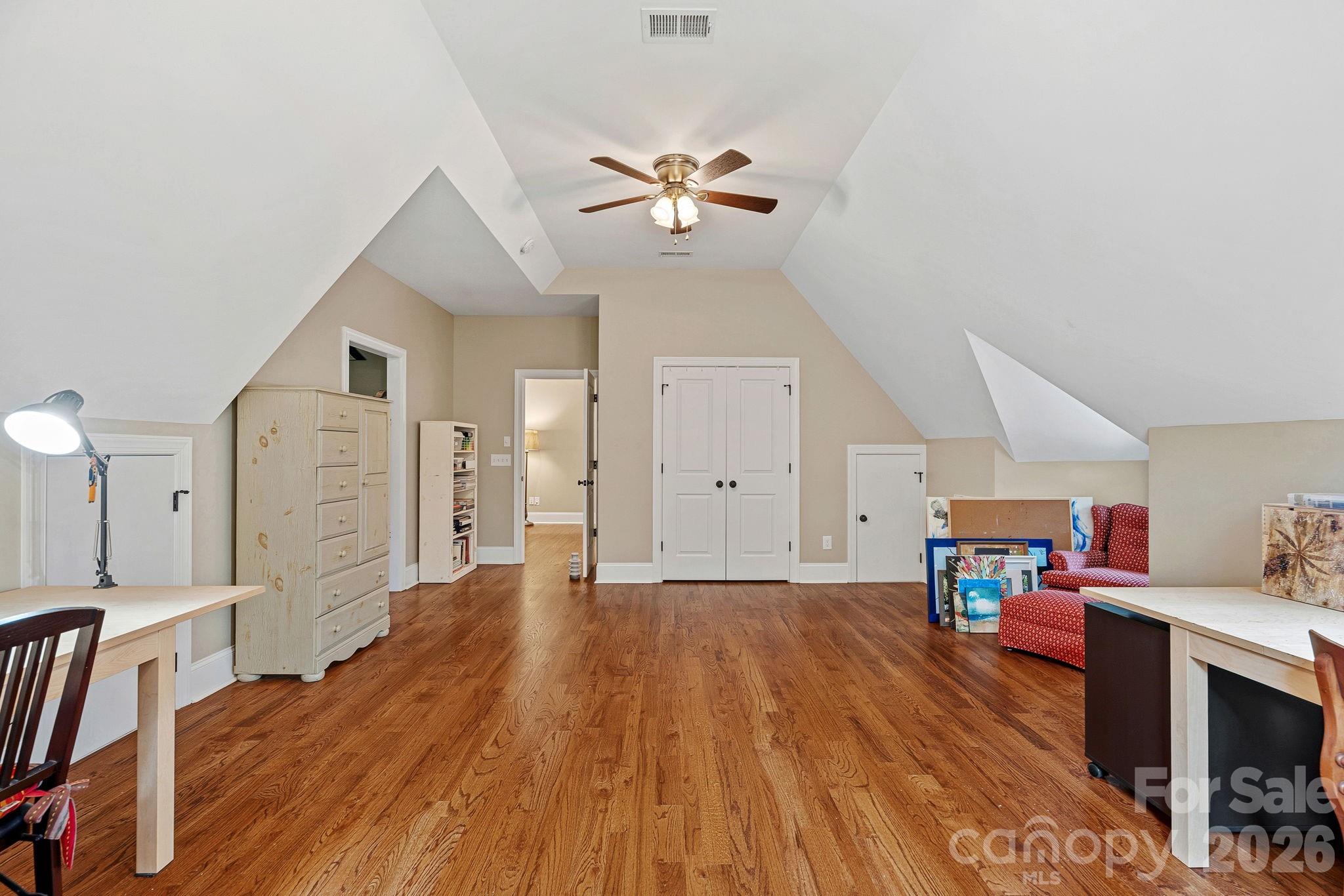 6808 Live Oaks Lane