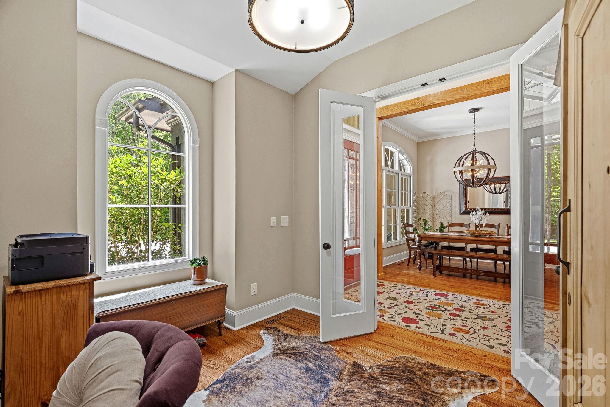 6808 Live Oaks Lane