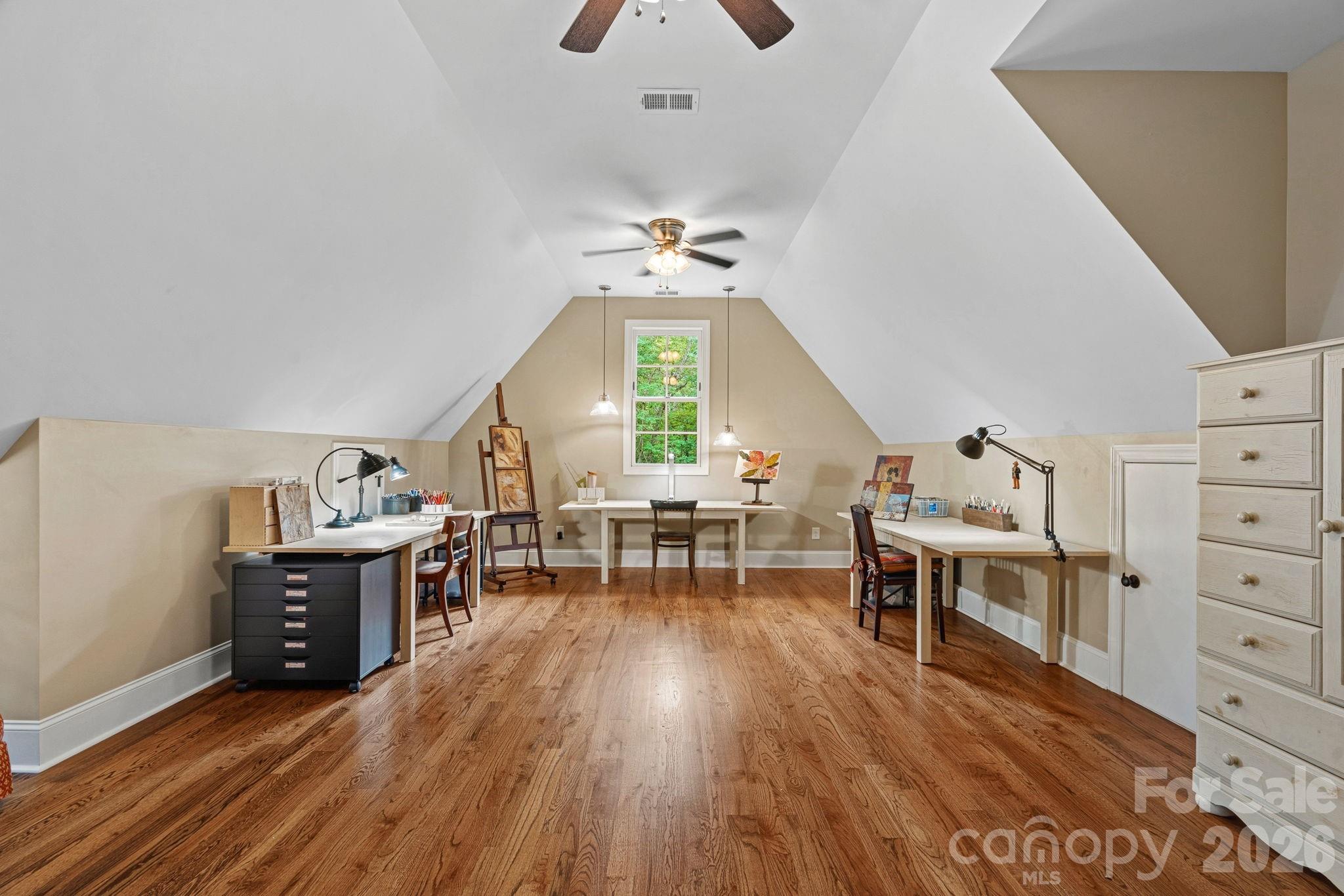 6808 Live Oaks Lane