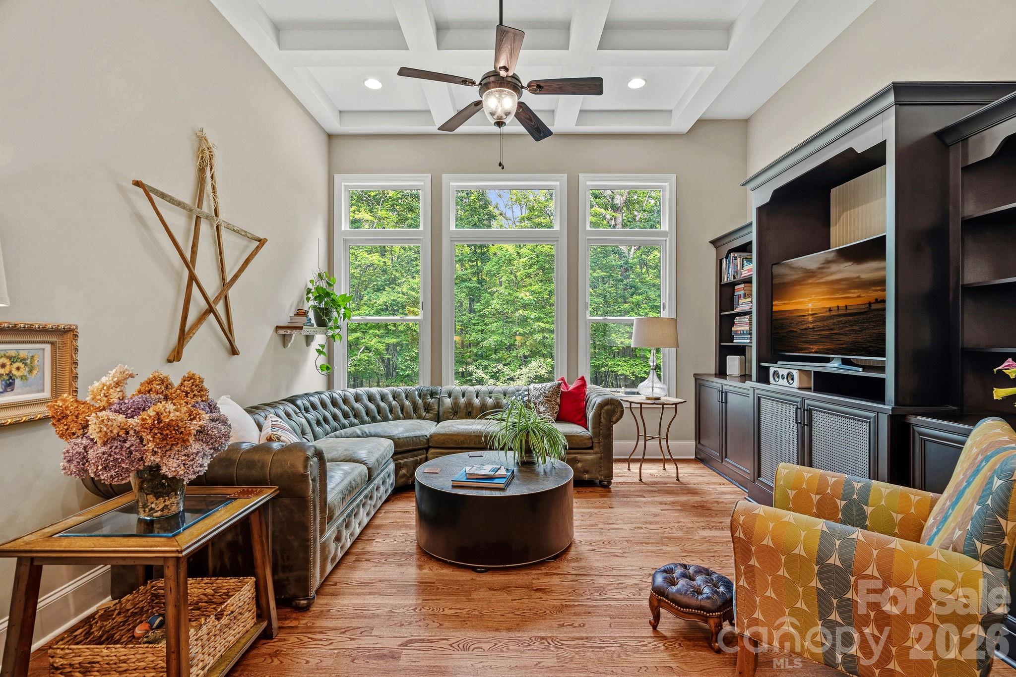 6808 Live Oaks Lane