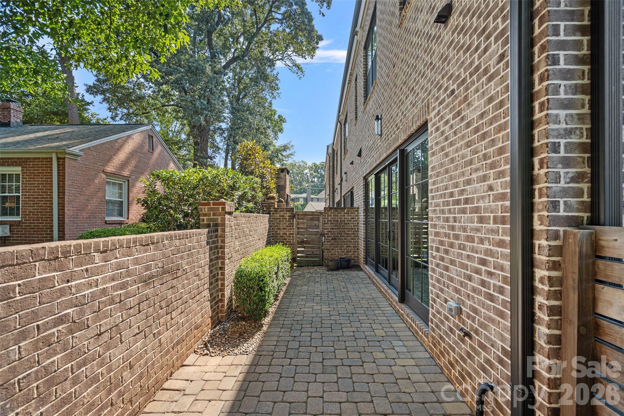 2023 Lynnwood Drive