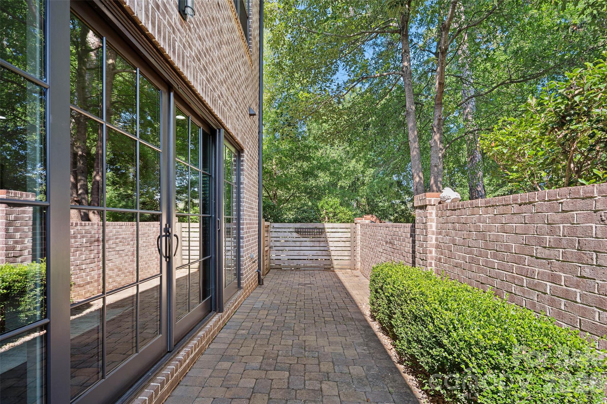 2023 Lynnwood Drive