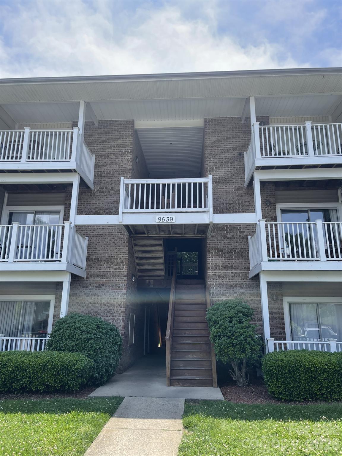 9539 University Terrace Drive Unit: D