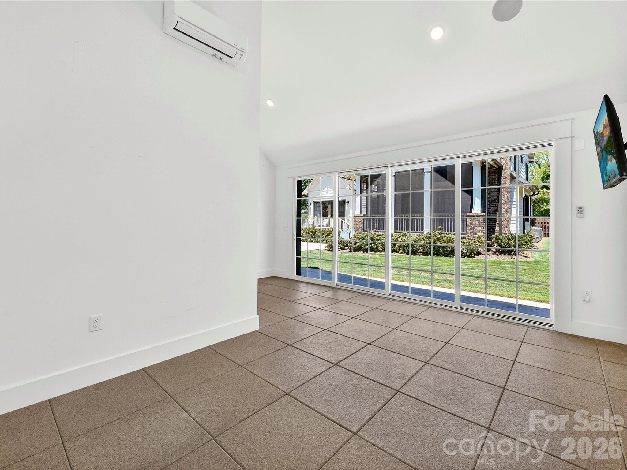 221 Anthony Circle