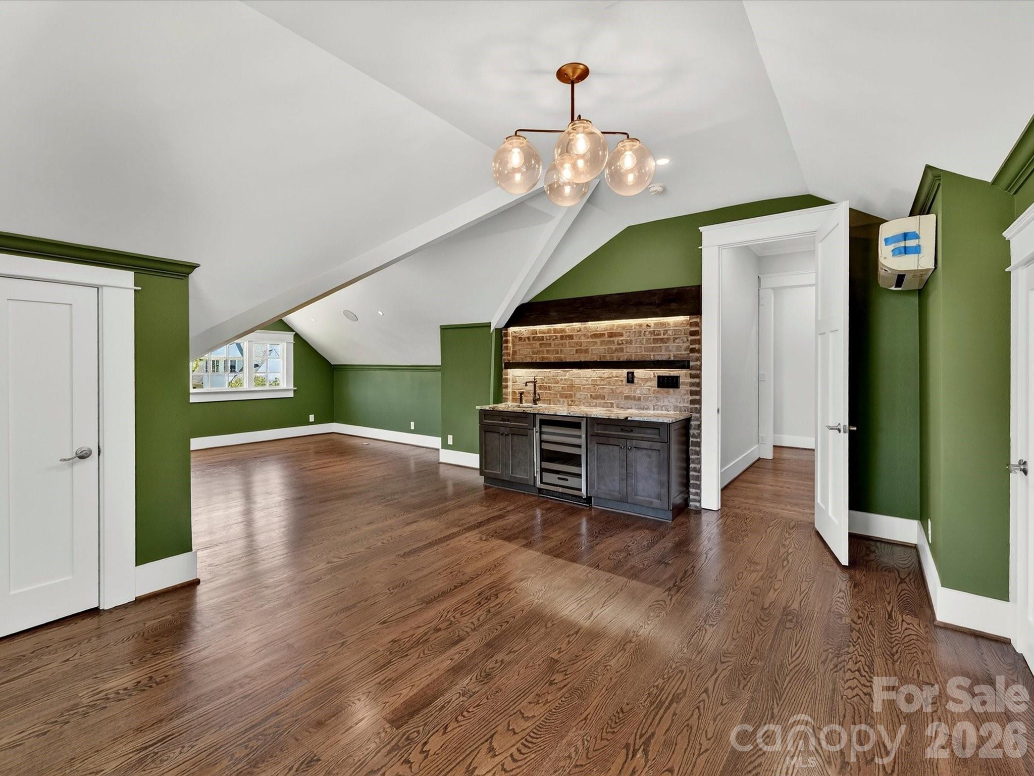 221 Anthony Circle
