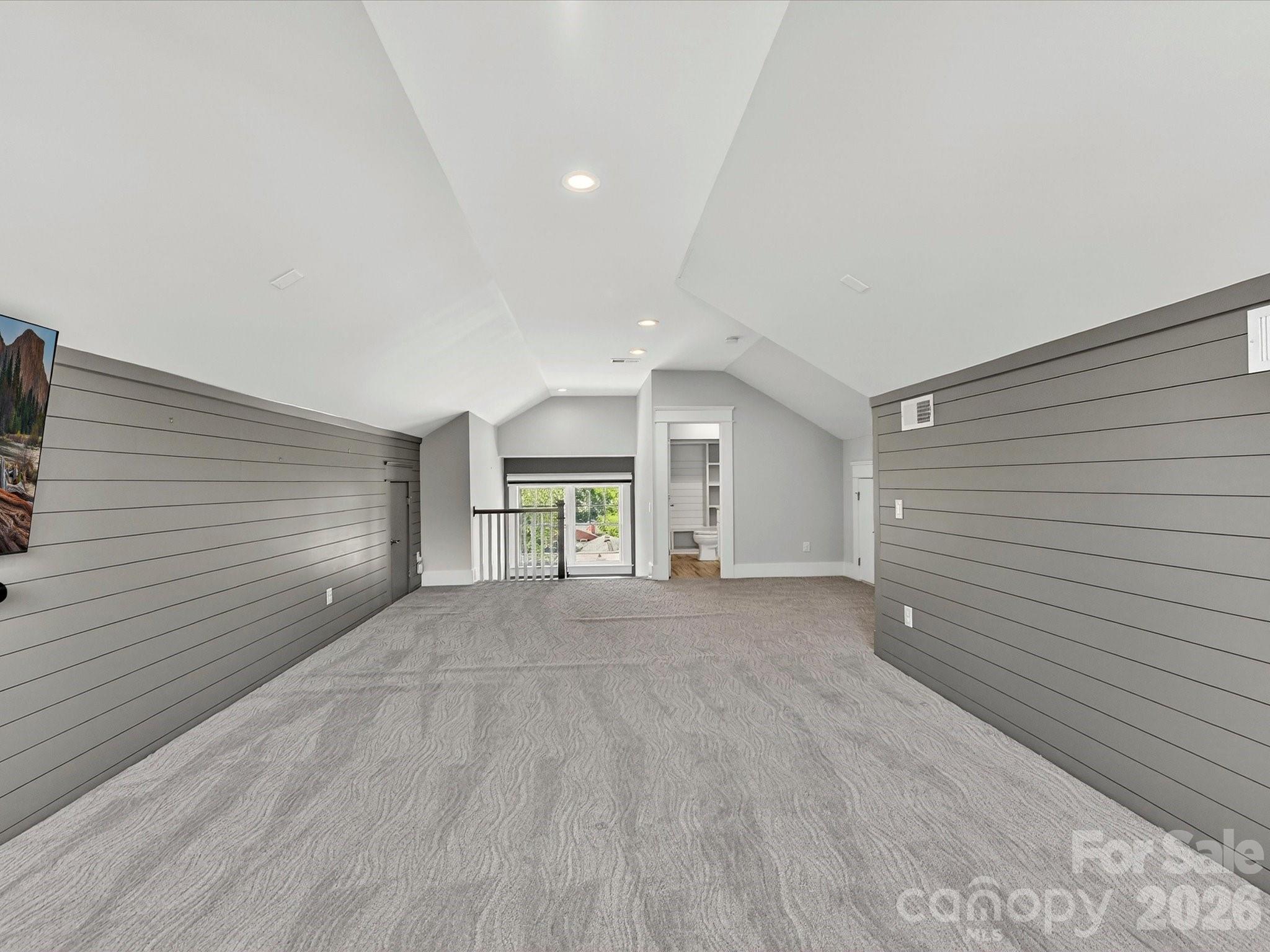 221 Anthony Circle