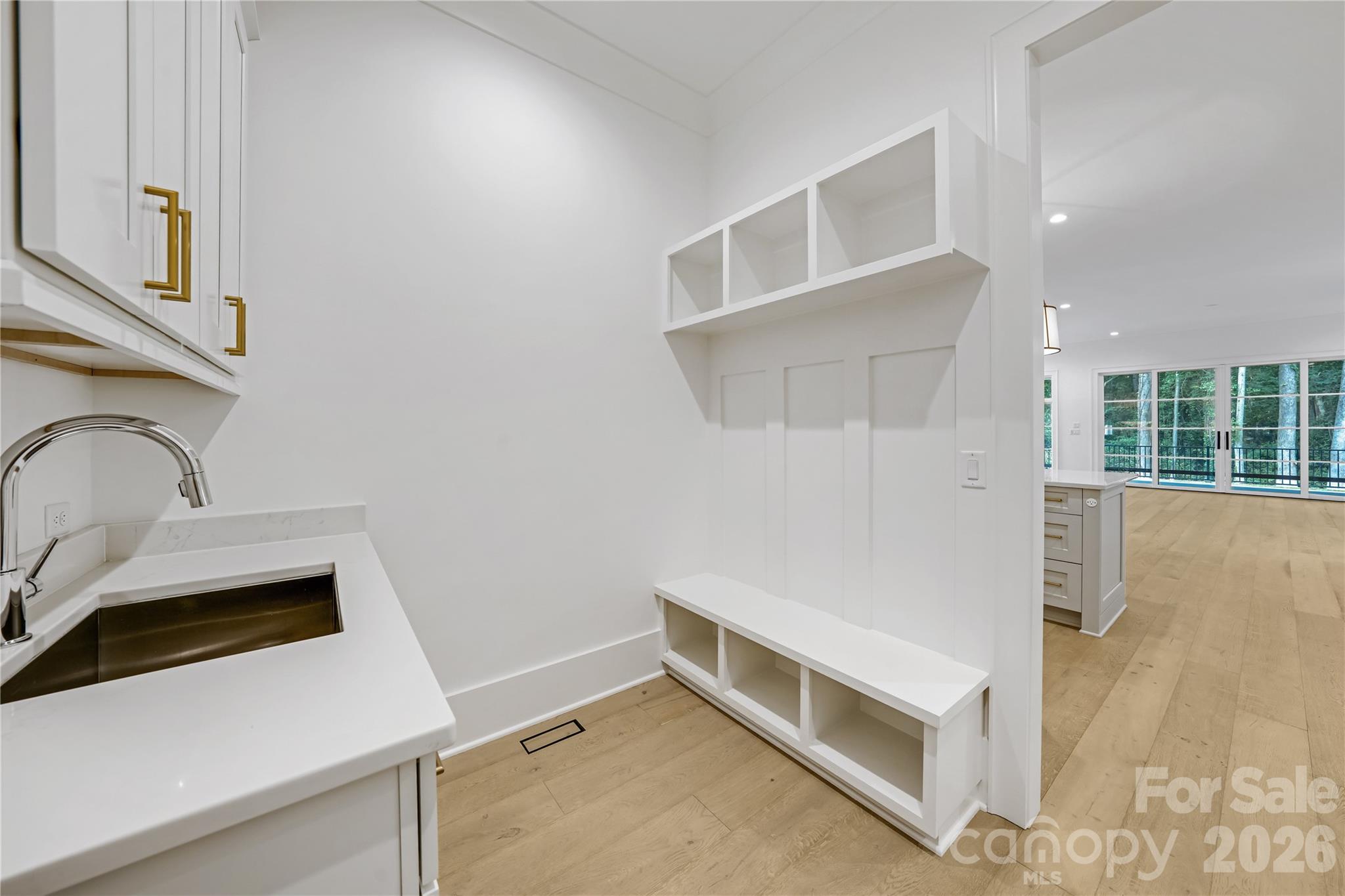 5042 Gilchrist Road Unit: 2B