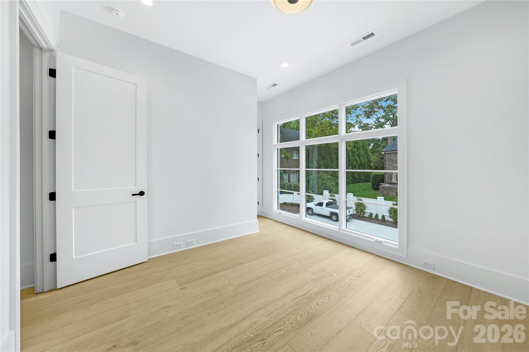 5042 Gilchrist Road Unit: 2B