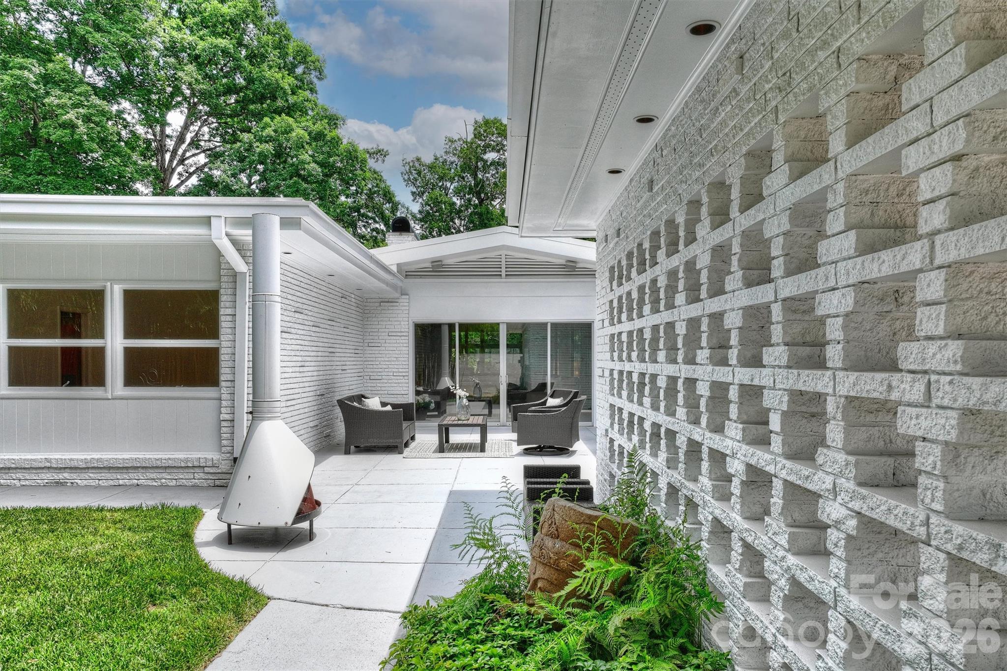 1818 Cloister Drive