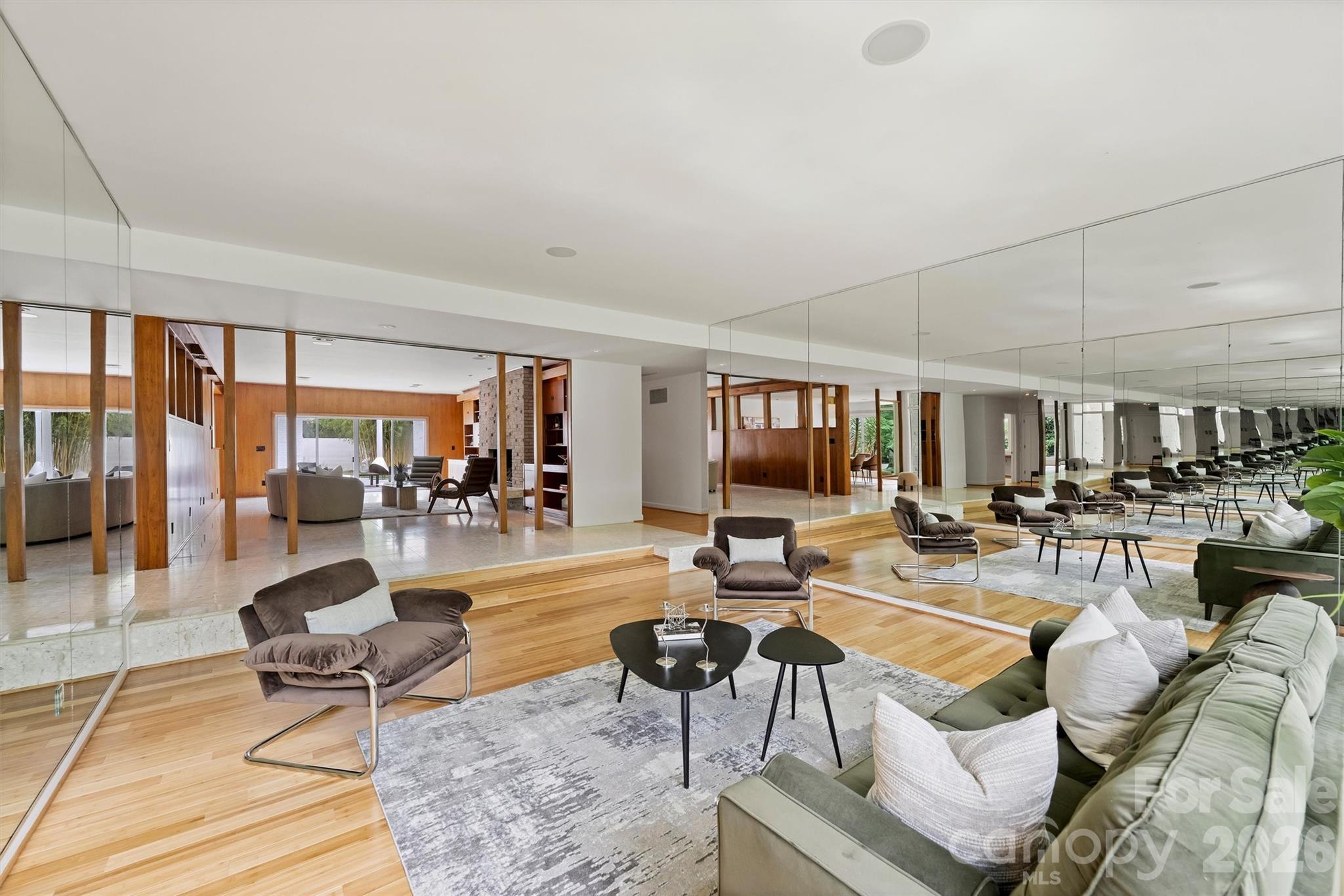 1818 Cloister Drive