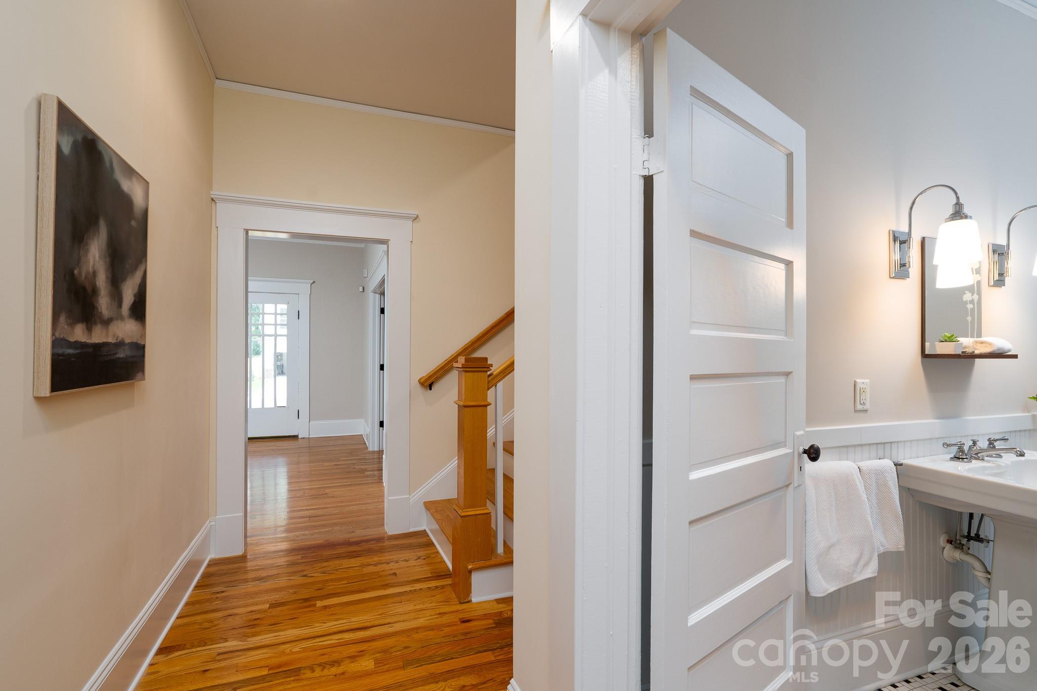 1128 E 35th Street