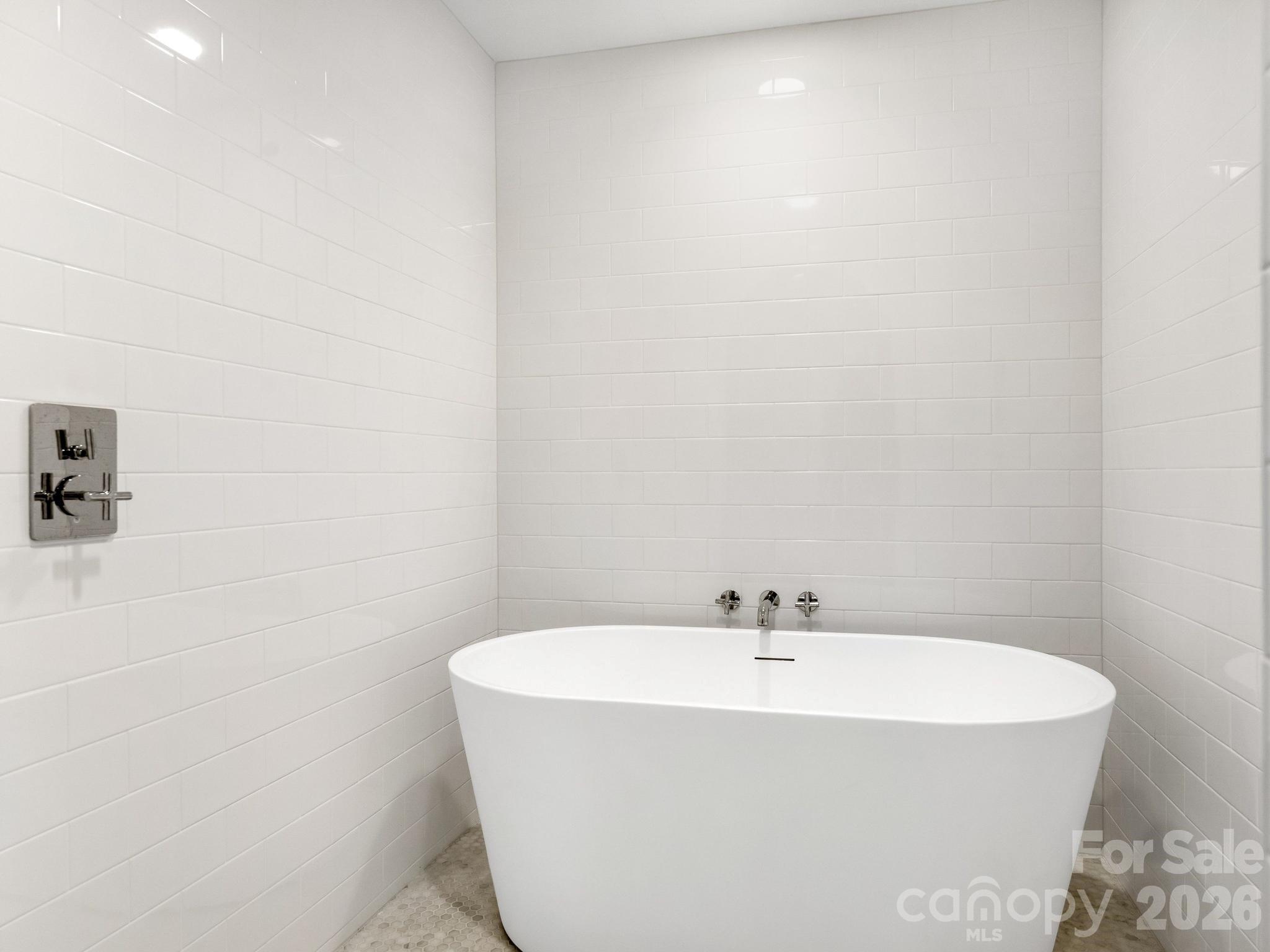 2901 Valencia Terrace