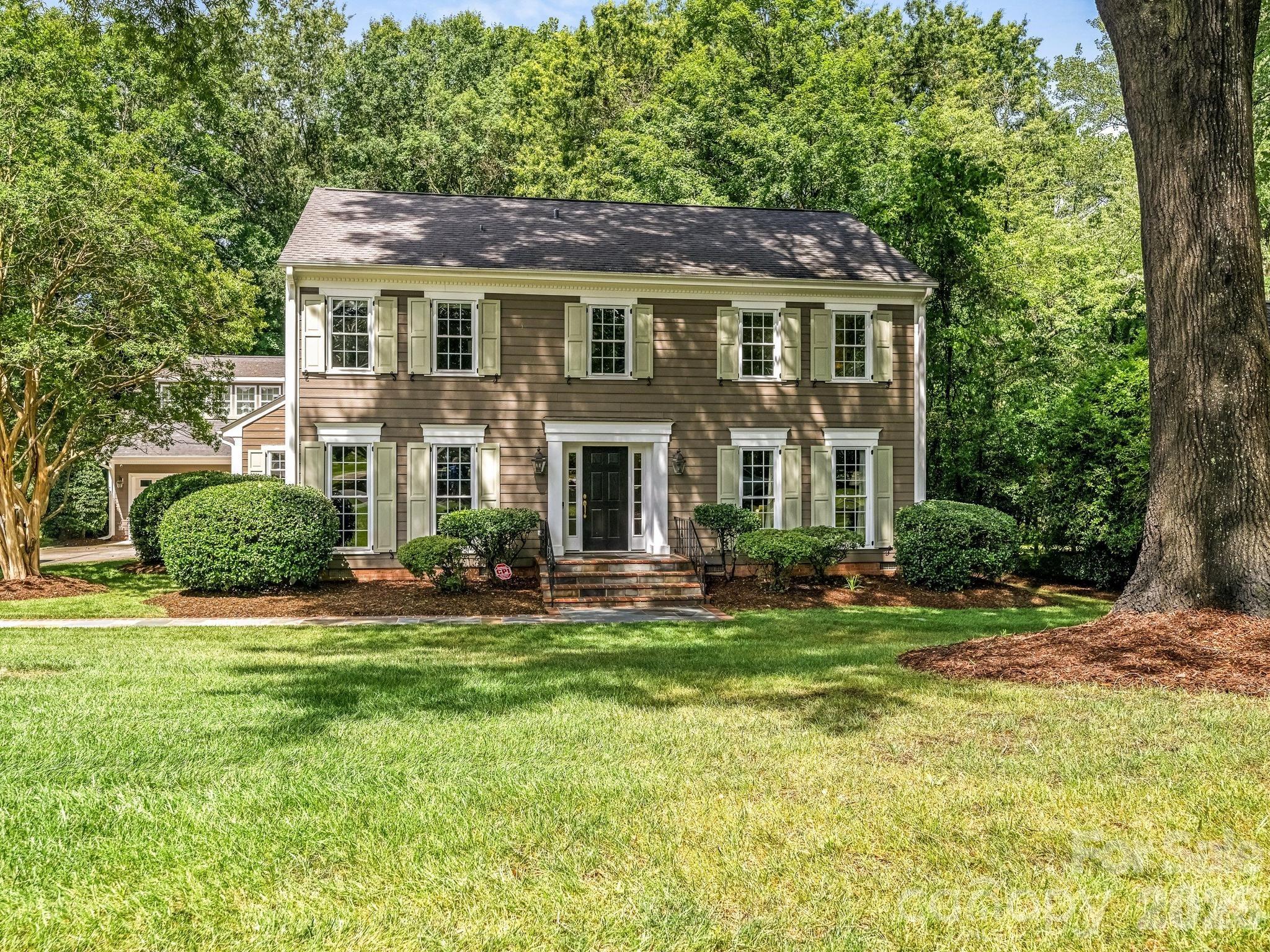 2901 Valencia Terrace