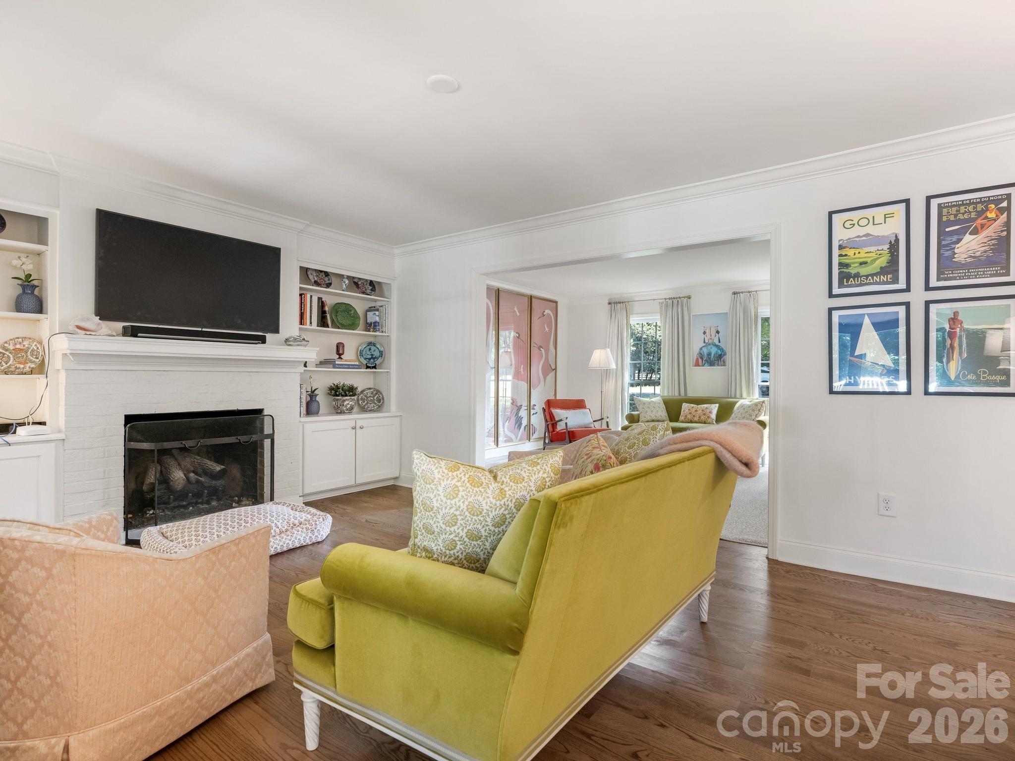 2901 Valencia Terrace