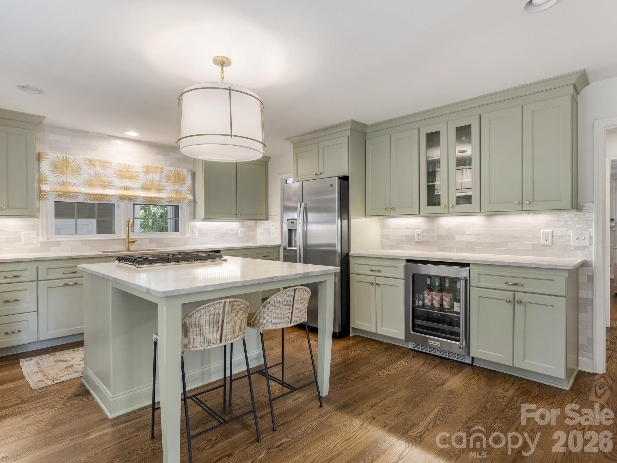 2901 Valencia Terrace