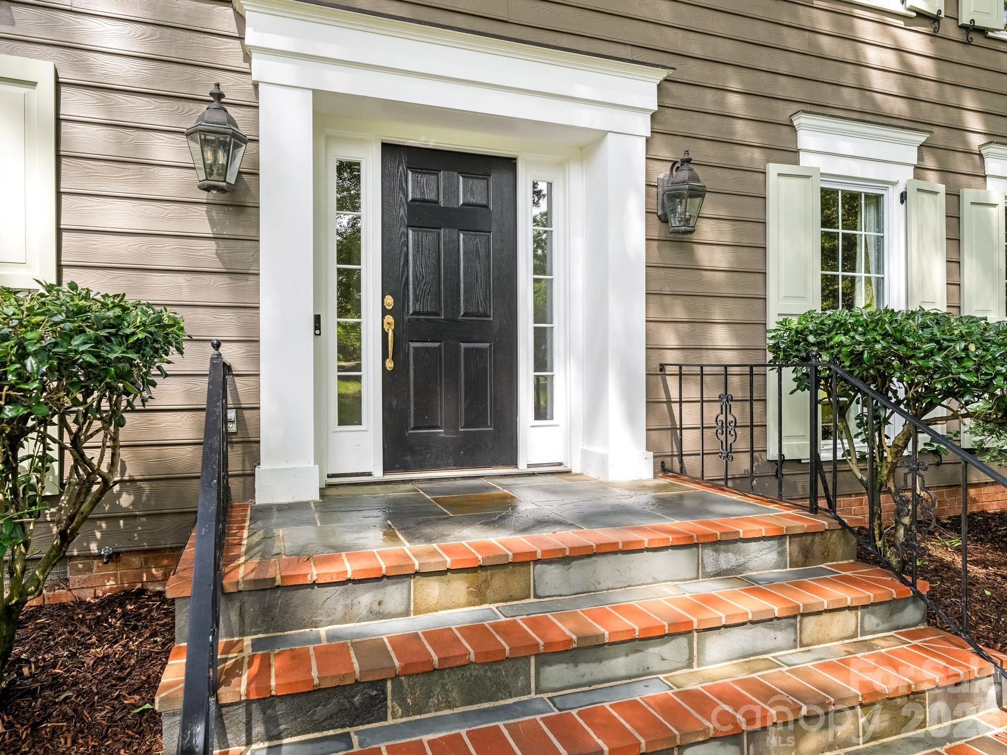 2901 Valencia Terrace