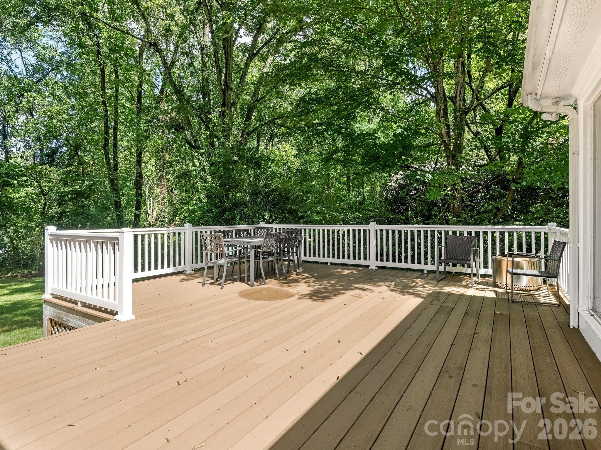 2901 Valencia Terrace