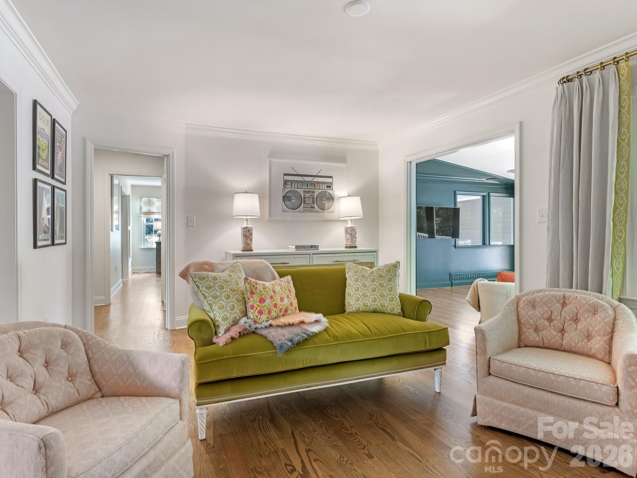 2901 Valencia Terrace