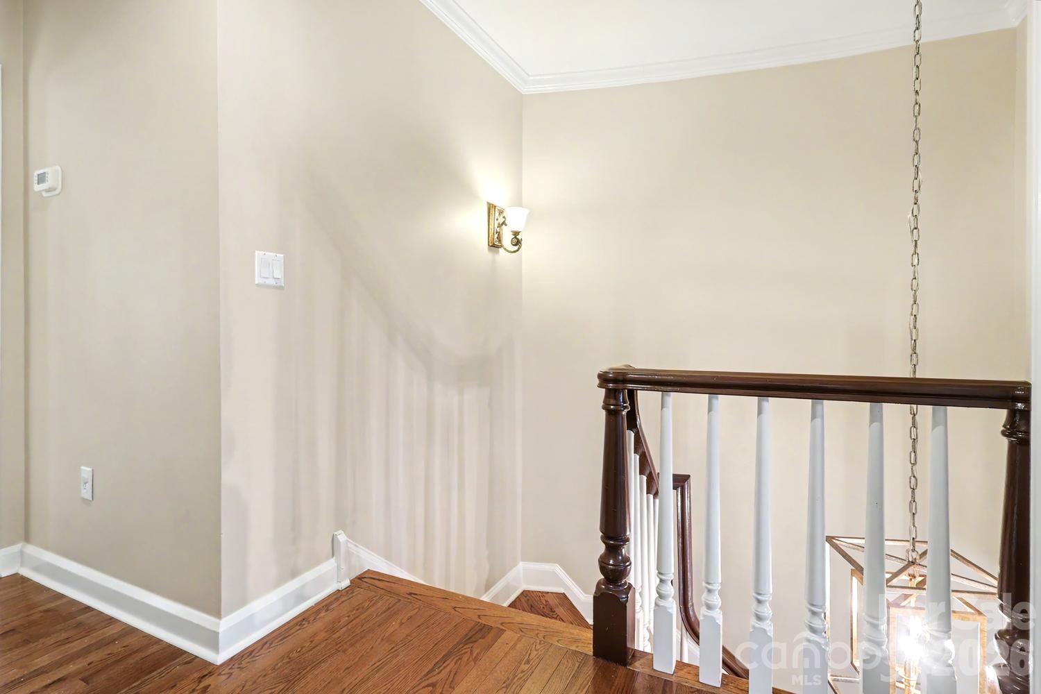 1120 Dilworth Crescent Row