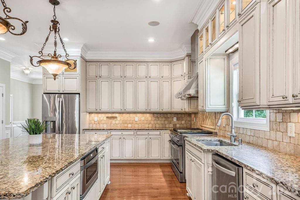 10022 Triple Oak Road