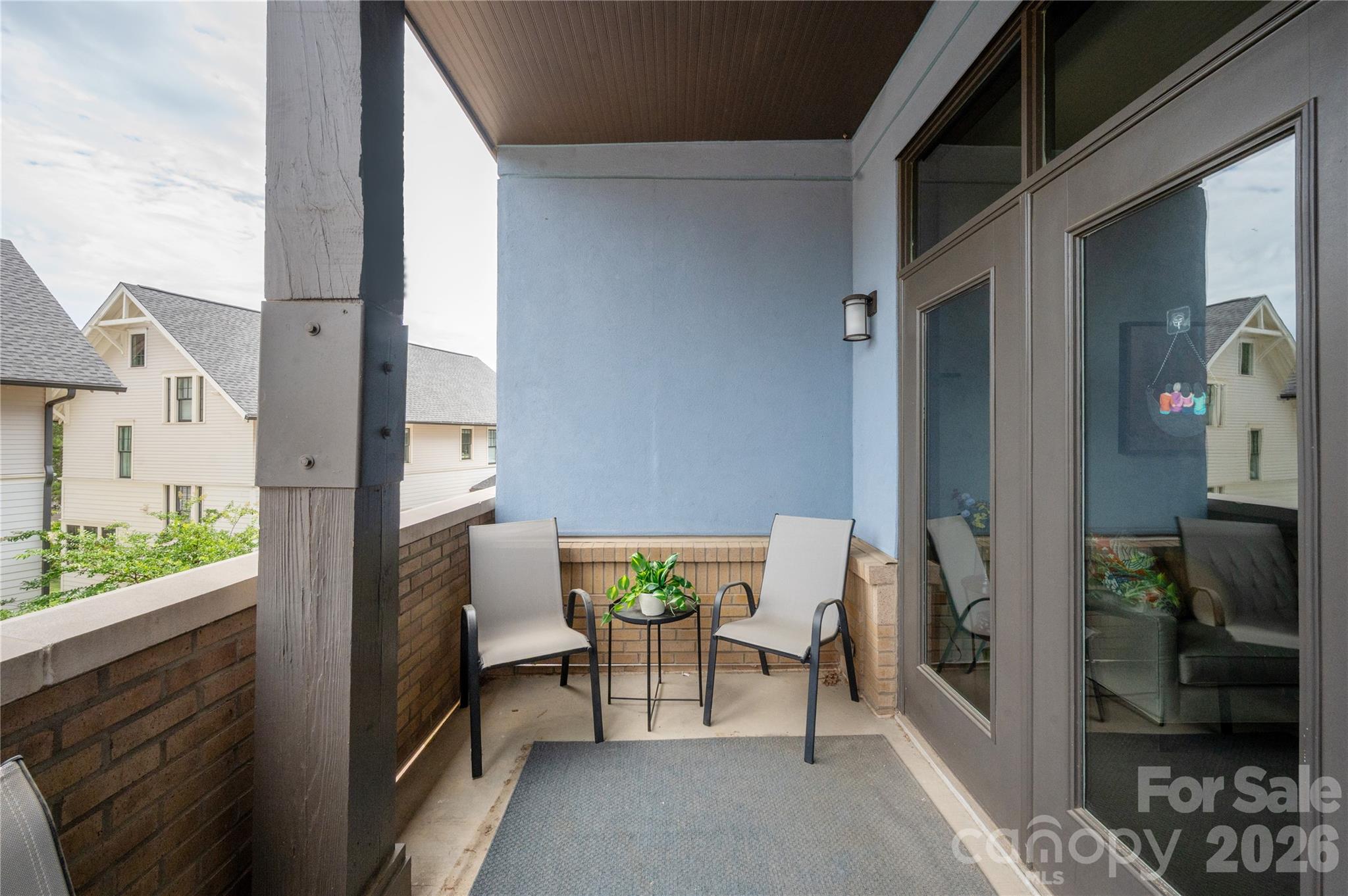 2401 Euclid Avenue Unit: 206
