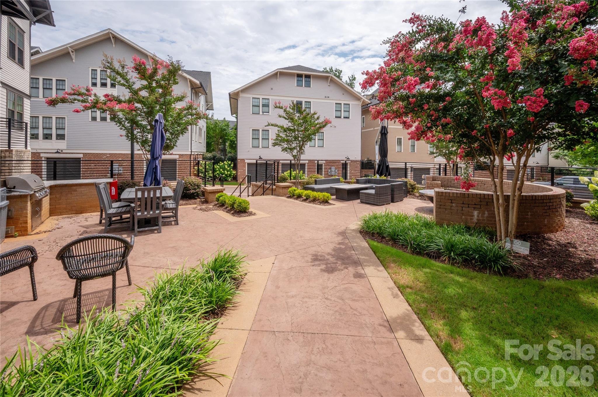 2401 Euclid Avenue Unit: 206