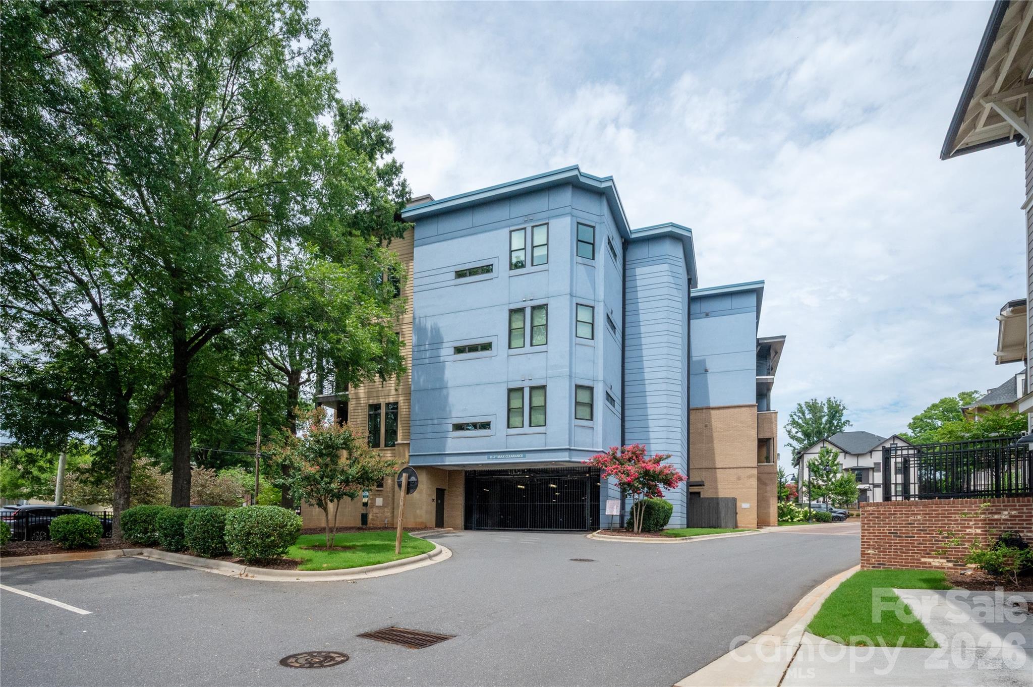2401 Euclid Avenue Unit: 206