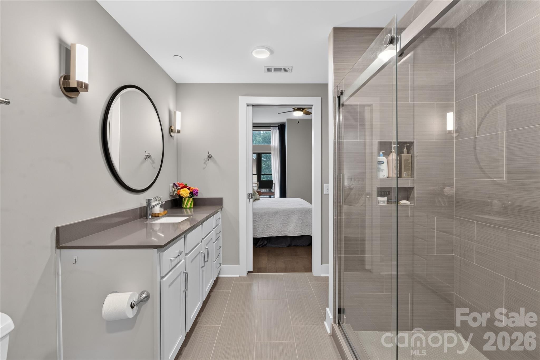 2401 Euclid Avenue Unit: 206