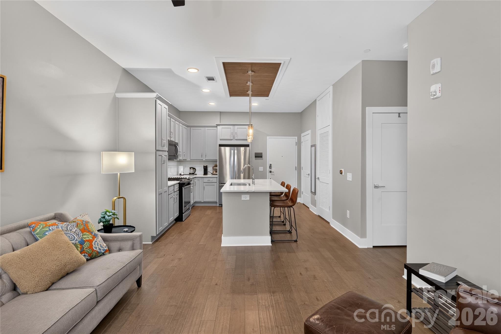 2401 Euclid Avenue Unit: 206