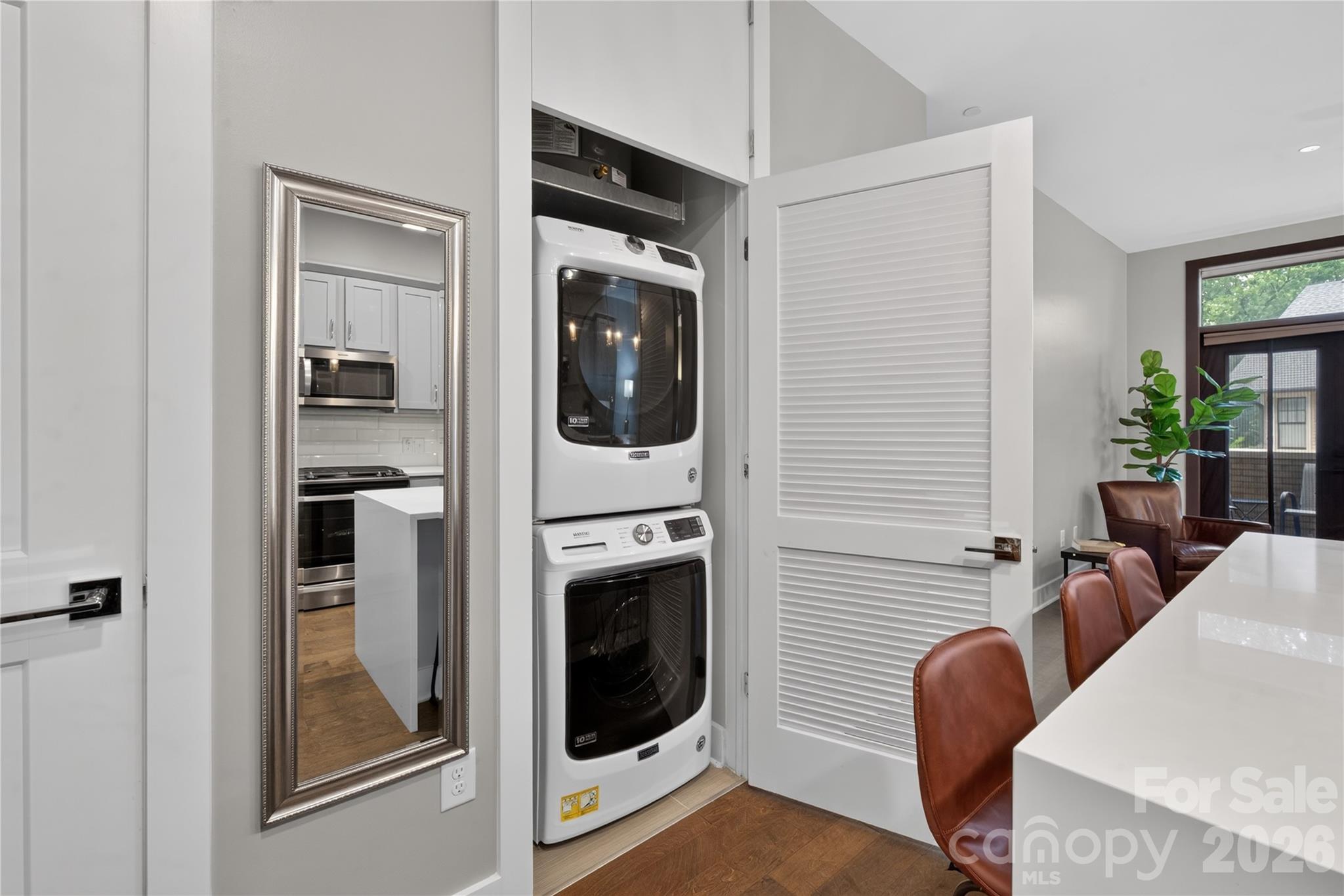 2401 Euclid Avenue Unit: 206