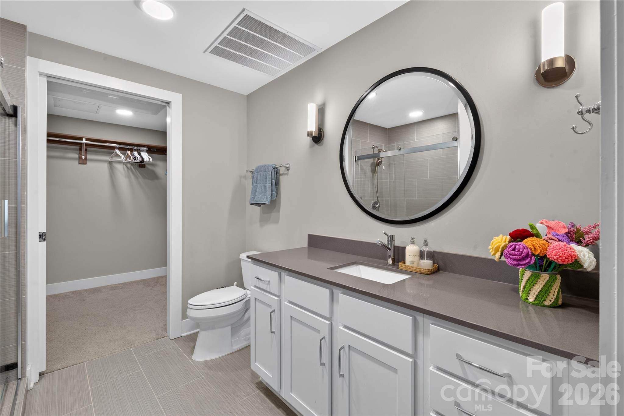 2401 Euclid Avenue Unit: 206