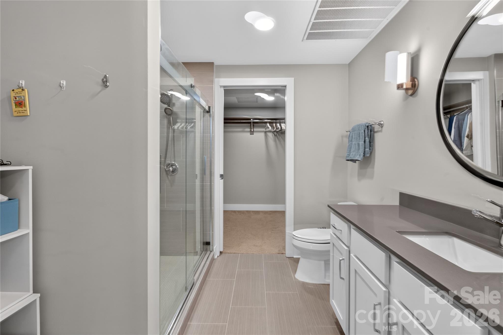 2401 Euclid Avenue Unit: 206