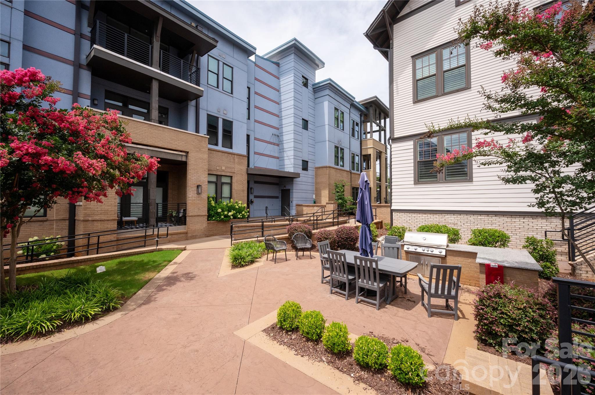 2401 Euclid Avenue Unit: 206