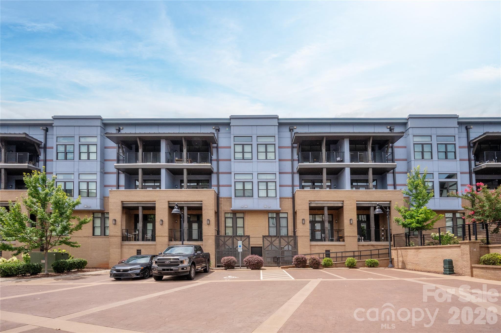 2401 Euclid Avenue Unit: 206