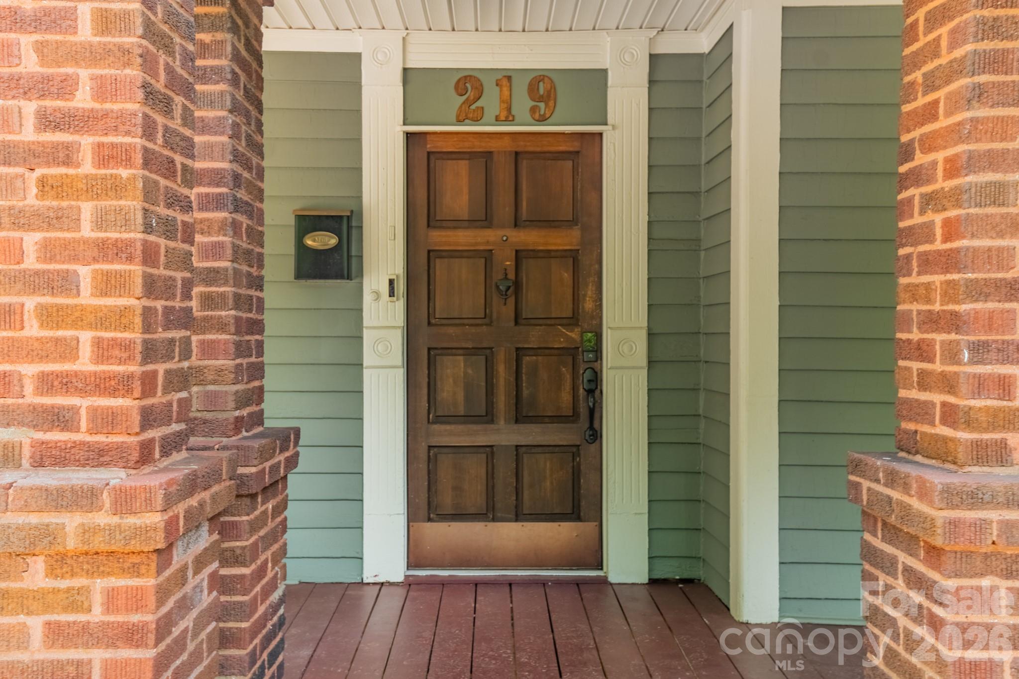 219 W Park Avenue