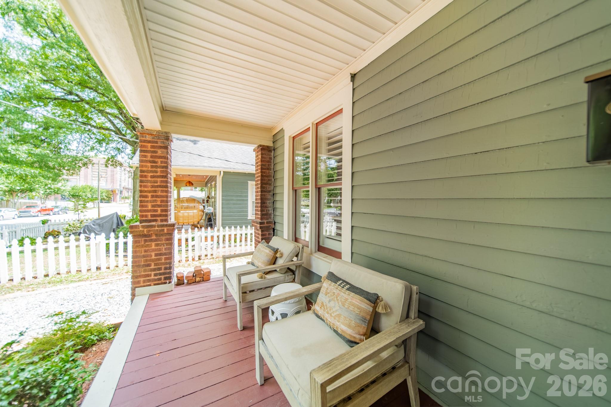 219 W Park Avenue