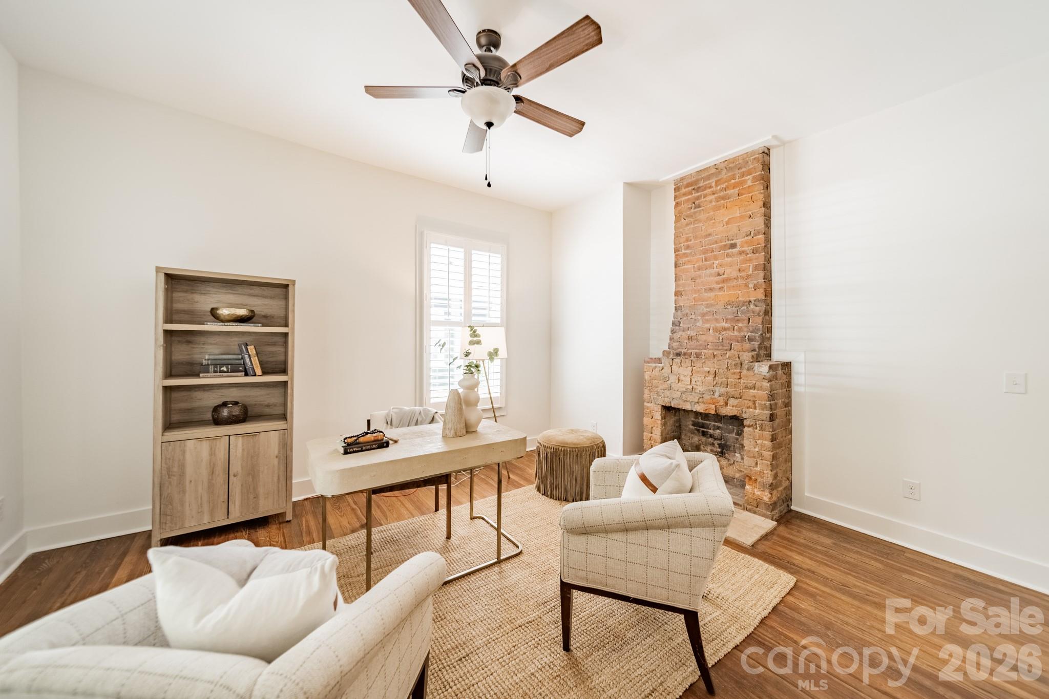 219 W Park Avenue