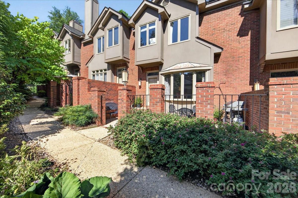 201 Hillside Avenue